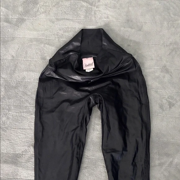 Bombshell Sportswear Shiny Black Leggings - Picture 7 of 8